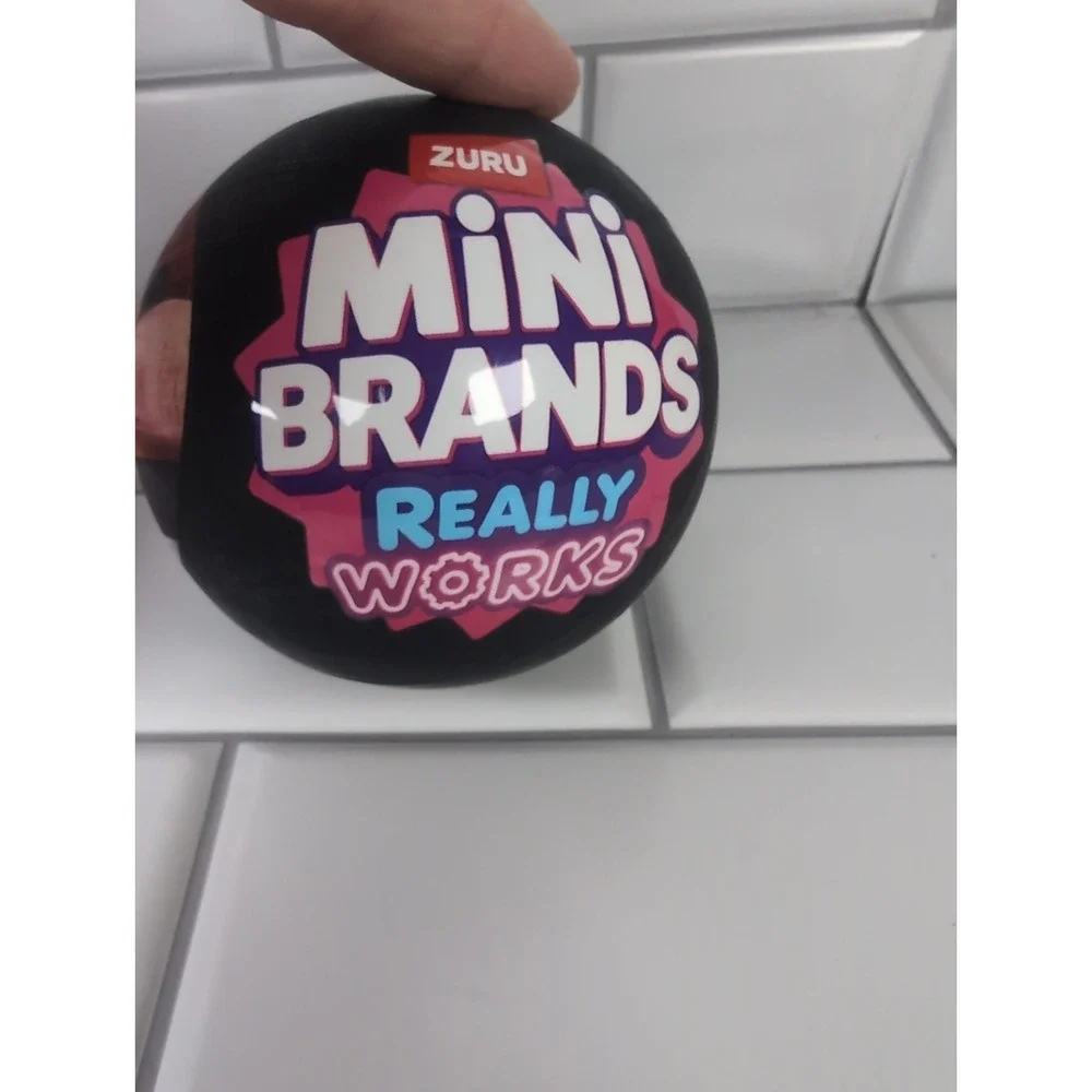 Mini Brands Really Works Vinyl Record Player + 1 Capsule Ball Zuru Retro Toy Set